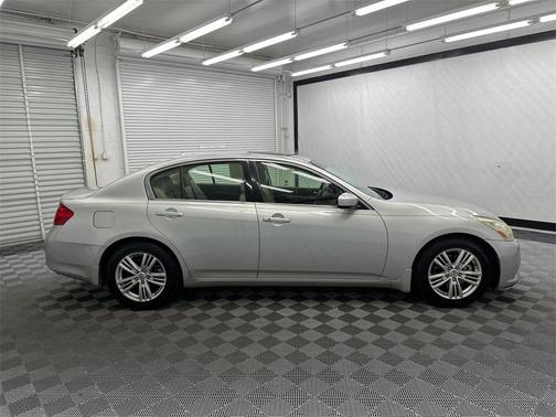 2012 INFINITI G25 Journey