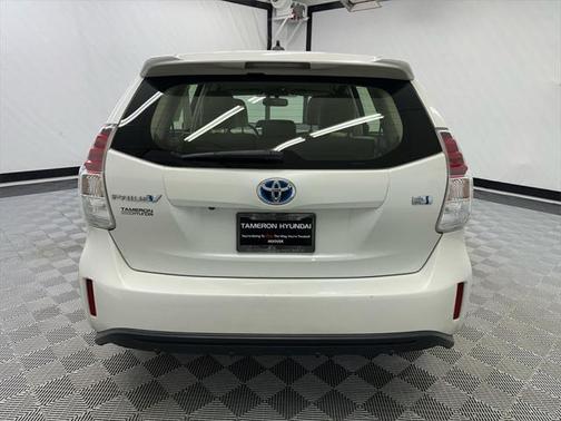 2015 Toyota Prius v Four