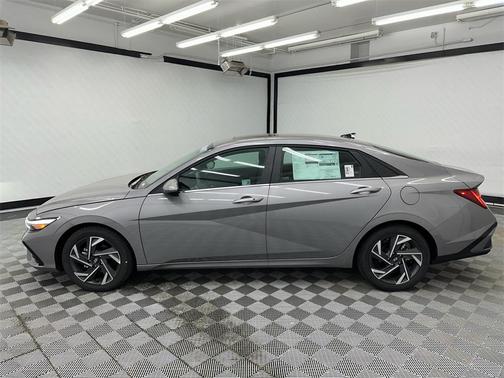2025 Hyundai ELANTRA SEL