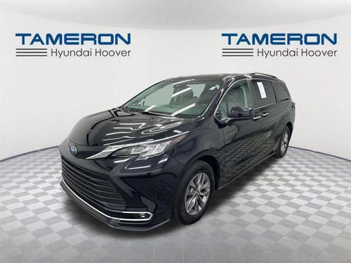2023 Toyota Sienna XLE