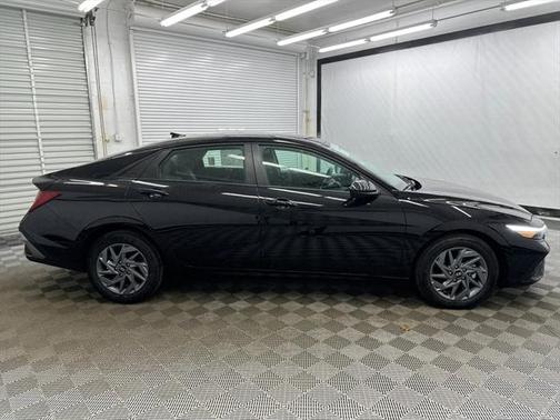 2025 Hyundai ELANTRA HEV Blue
