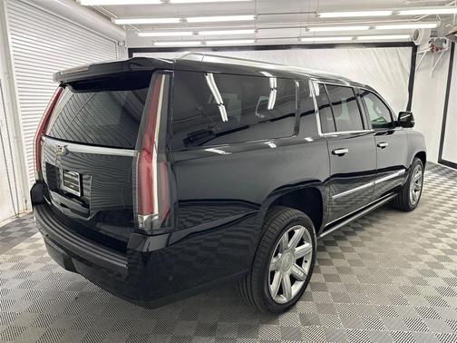 2018 Cadillac Escalade ESV Premium Luxury