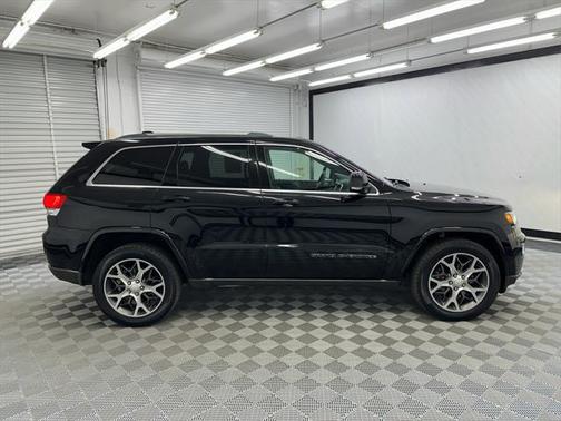 2018 Jeep Grand Cherokee Sterling Edition