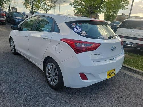 2017 Hyundai Elantra GT Base