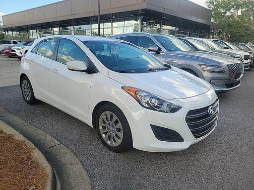 2017 Hyundai Elantra GT Base