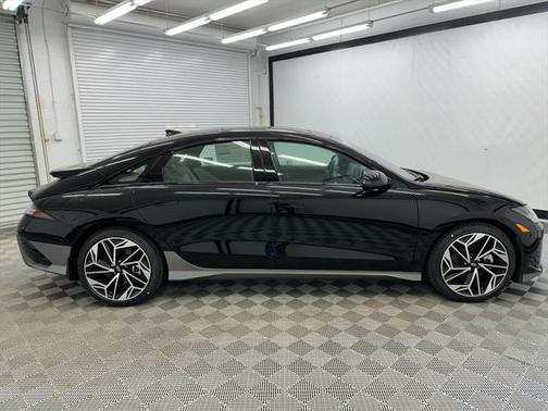 2025 Hyundai IONIQ 6 Limited