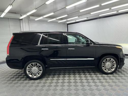 2017 Cadillac Escalade Platinum