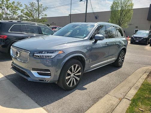 2023 Volvo XC90 B5 Plus