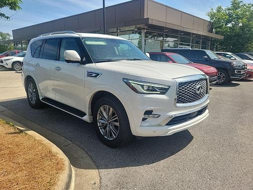 Moonstone White 2023 INFINITI QX80 Luxe