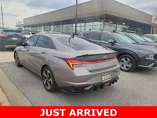 2022 Hyundai ELANTRA SEL