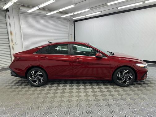 2025 Hyundai ELANTRA SEL