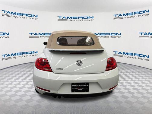 Pure White/Black Roof 2015 Volkswagen Beetle 1.8T