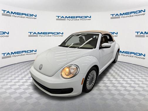 Pure White/Black Roof 2015 Volkswagen Beetle 1.8T
