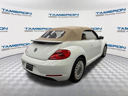 Pure White/Black Roof 2015 Volkswagen Beetle 1.8T