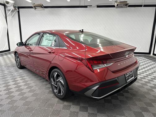 2025 Hyundai ELANTRA SEL