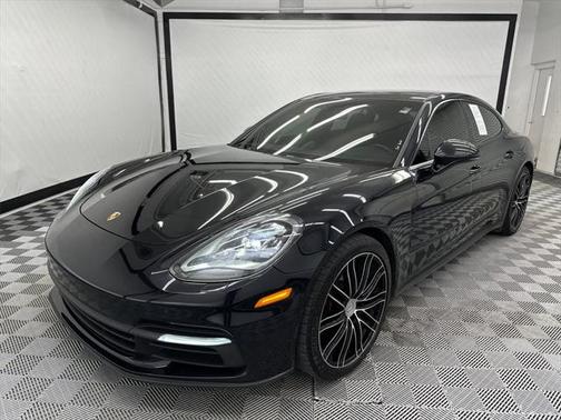 2018 Porsche Panamera 4