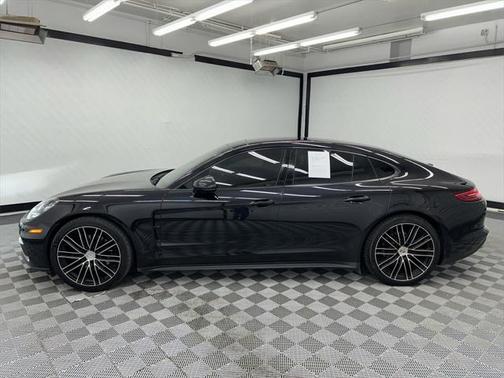 2018 Porsche Panamera 4