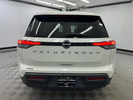2023 Nissan Pathfinder S FWD