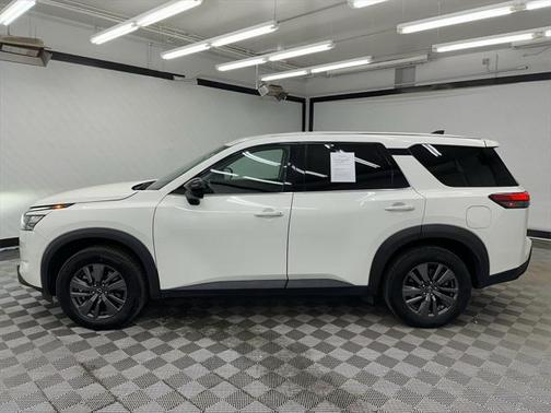2023 Nissan Pathfinder S FWD