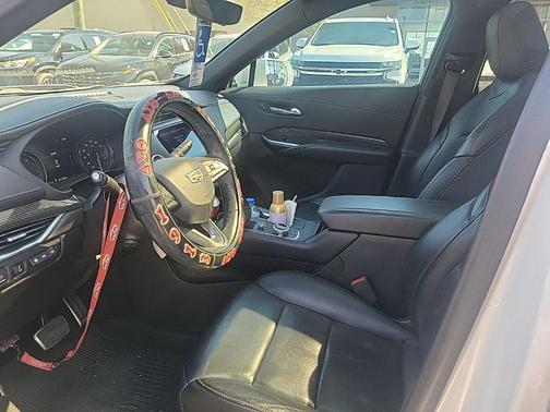 Crystal White Tricoat 2019 Cadillac XT4 Sport