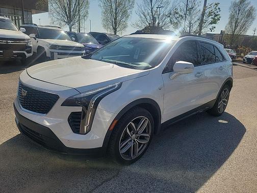 Crystal White Tricoat 2019 Cadillac XT4 Sport