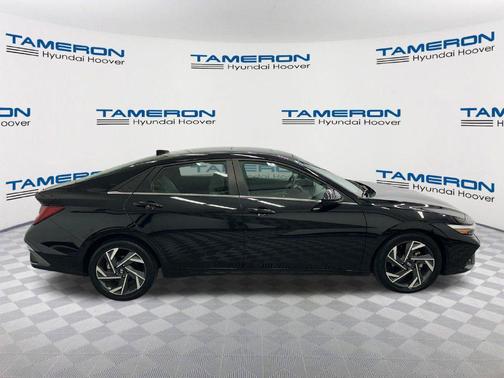Abyss Black 2025 Hyundai ELANTRA SEL