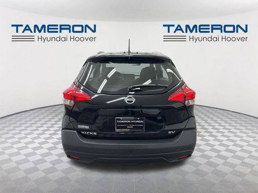 Super Black 2018 Nissan Kicks SV