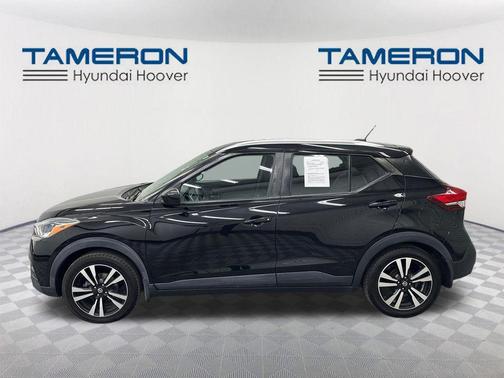 Super Black 2018 Nissan Kicks SV