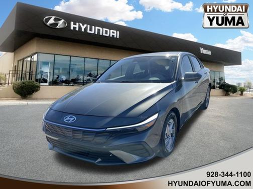 2025 Hyundai ELANTRA SE