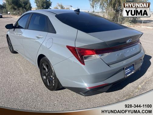 2022 Hyundai ELANTRA SEL