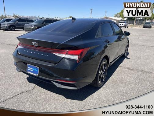 2023 Hyundai ELANTRA SEL