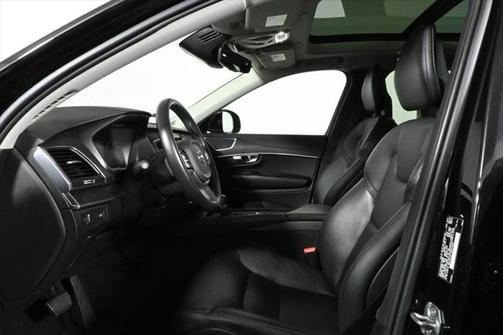 2020 Volvo XC90 T5 Momentum