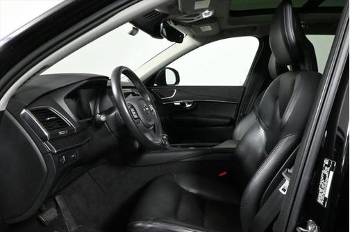 2020 Volvo XC90 T5 Momentum