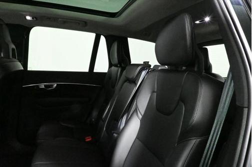 2020 Volvo XC90 T5 Momentum