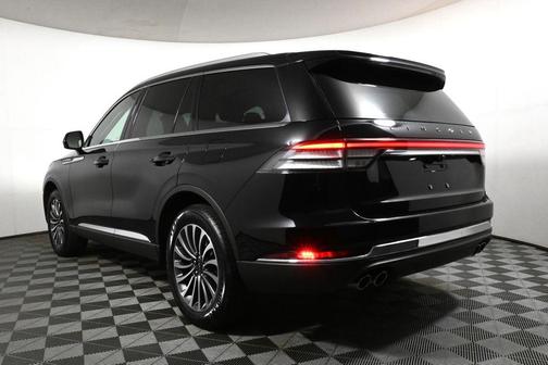 2022 Lincoln Aviator Standard AWD