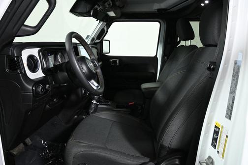 2024 Jeep Wrangler 4-Door Sahara 4x4