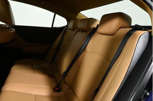 2022 Lexus ES 350 Base