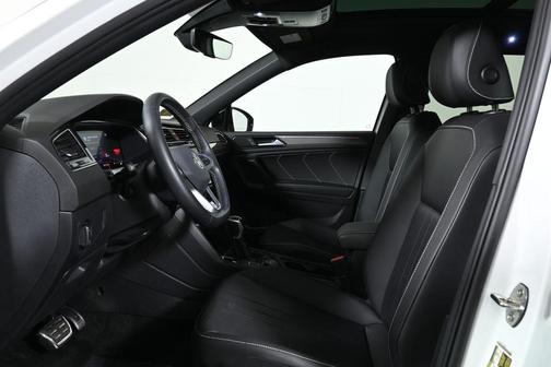 2023 Volkswagen Tiguan 2.0T SE R-Line Black 4MOTION