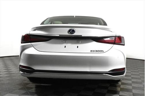 2020 Lexus ES 300h Base