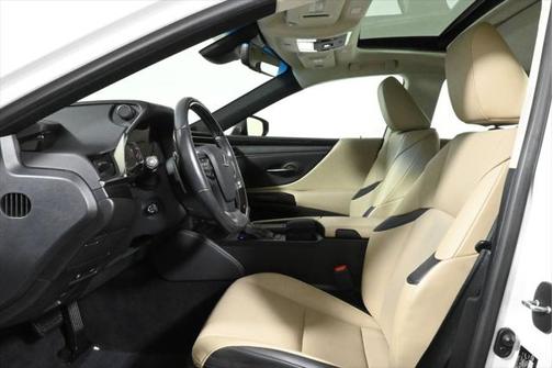 2020 Lexus ES 300h Base