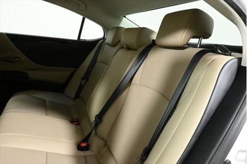 2020 Lexus ES 300h Base