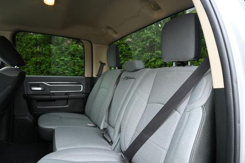 2019 RAM 2500 Big Horn Crew Cab 4x4 6'4' Box