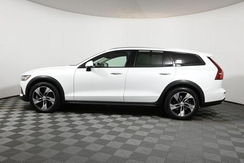 2020 Volvo V60 Cross Country T5