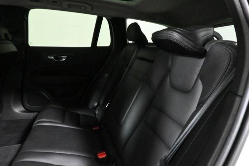 2020 Volvo V60 Cross Country T5