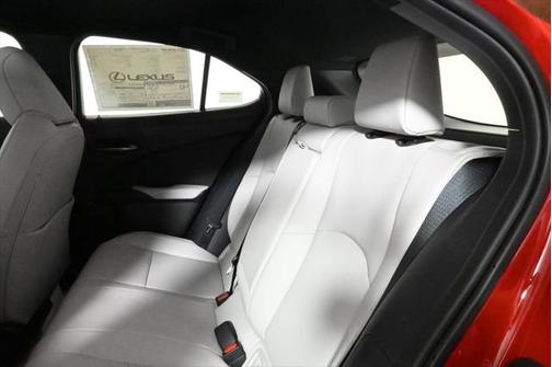 2025 Lexus UX 300h F SPORT Design