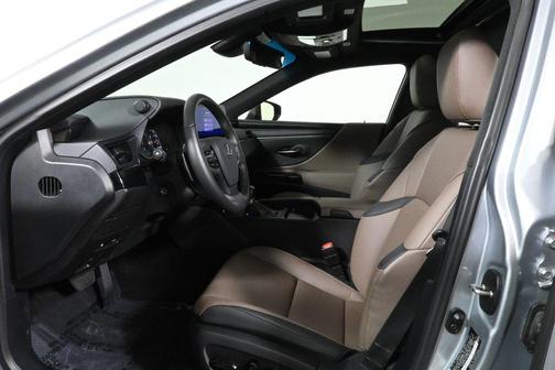 2025 Lexus ES 300h Base