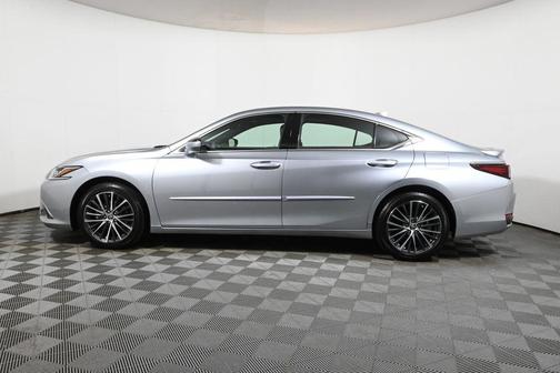 2025 Lexus ES 300h Base