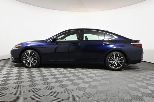 2025 Lexus ES 300h Base