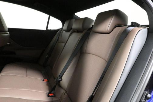 2025 Lexus ES 300h Base