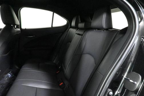 2020 Lexus UX 250h Base